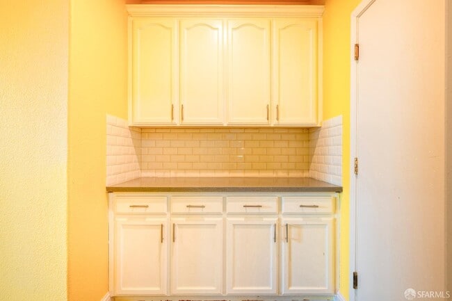 Building Photo - 5476 Summerfield Dr