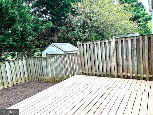 Building Photo - 14831 Basingstoke Loop