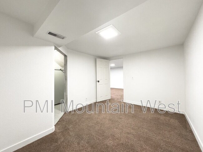 Building Photo - 400 S 350 W