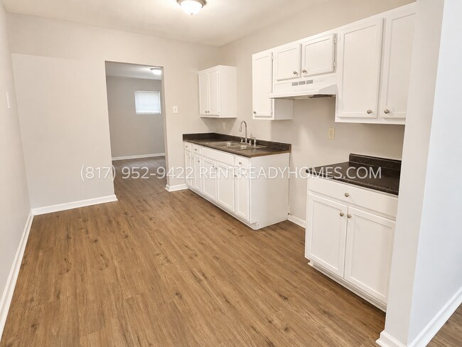 Building Photo - 1420 Rayfield Dr