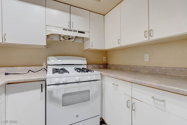 Building Photo - 5000 Red Rock St