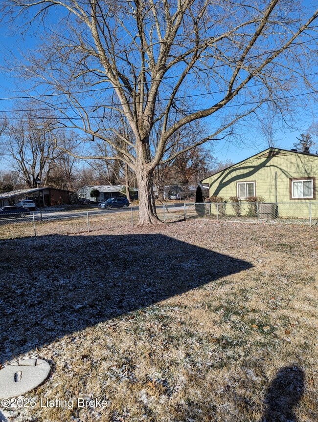 Building Photo - 1701 Brentmoor Ln