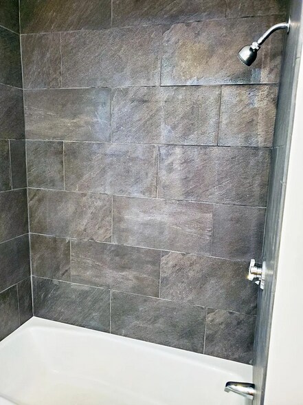 Building Photo - 162 Sheffield Lane