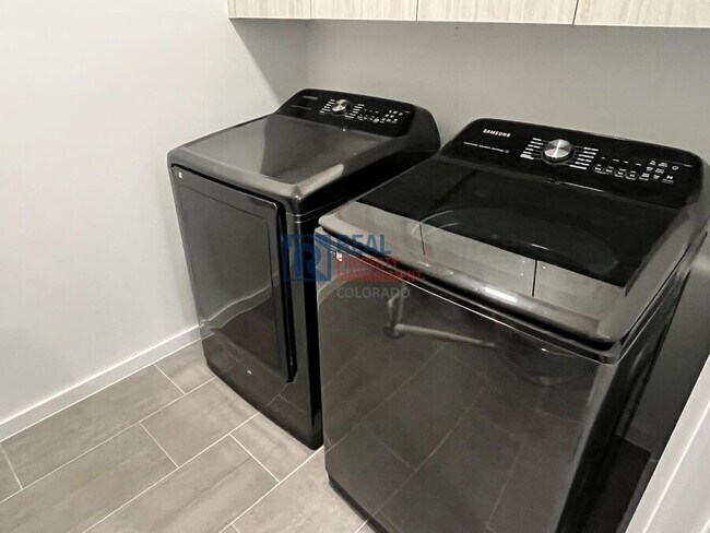 Building Photo - 2289 W 52nd Ave