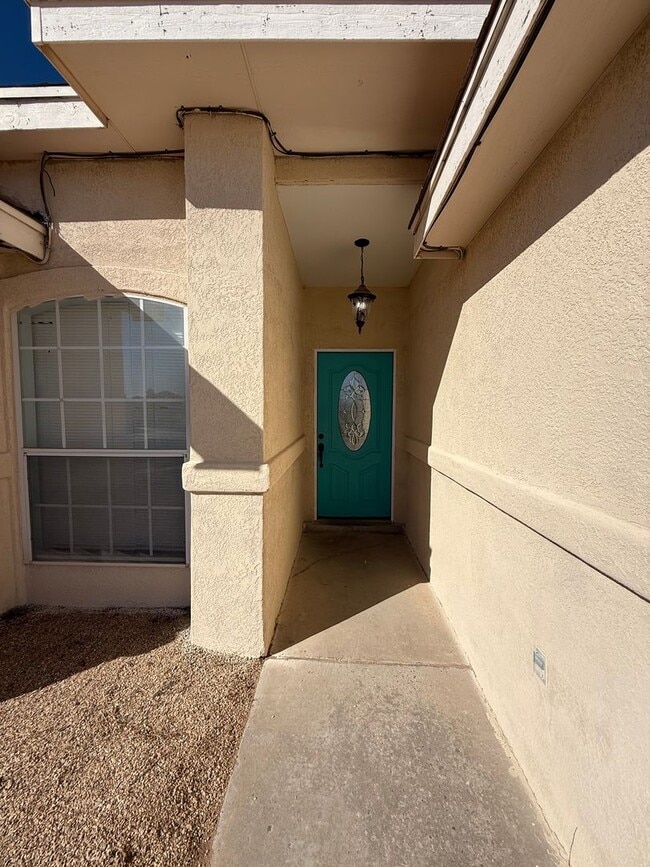 Building Photo - 4 Bedroom Home in Sonoma Ranch