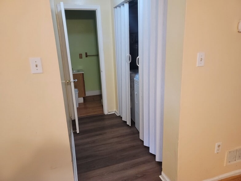 Building Photo - 134 Freedom Trl