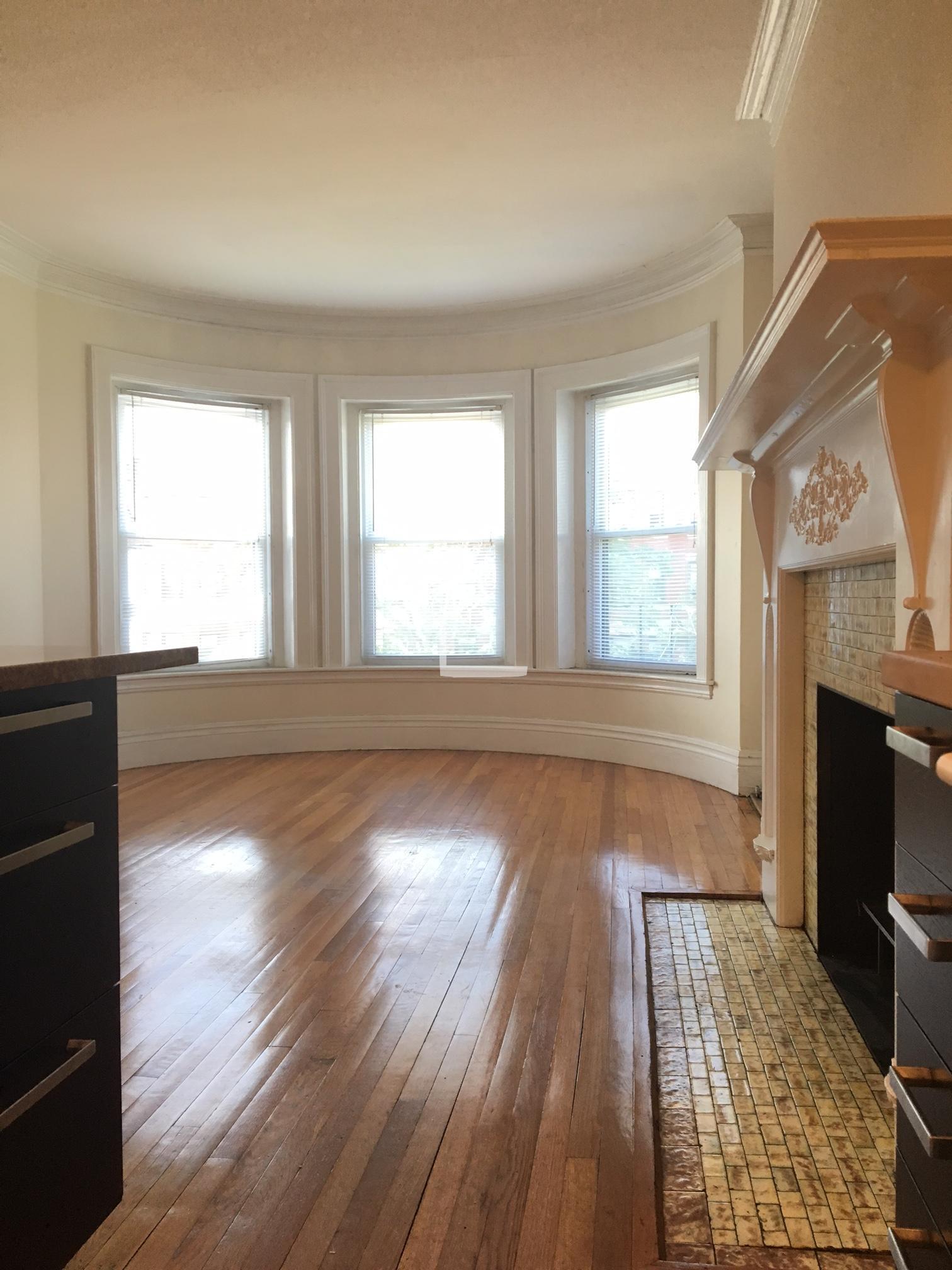Building Photo - 849 Beacon St