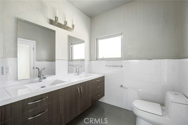 Building Photo - 165 N Kenneth Rd