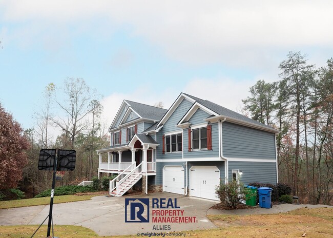Building Photo - Charming White, GA Home