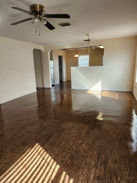 Building Photo - 3414 Ironwood Falls