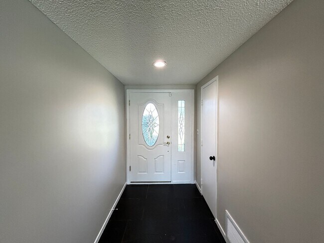 Building Photo - 18172 St Moritz Cir