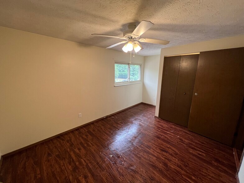 Building Photo - 5215 Cline Rd