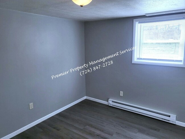 Building Photo - 536 Center Grange Rd