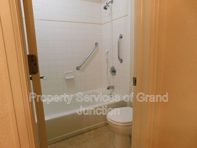 Building Photo - 434 1/2 Jornada Street