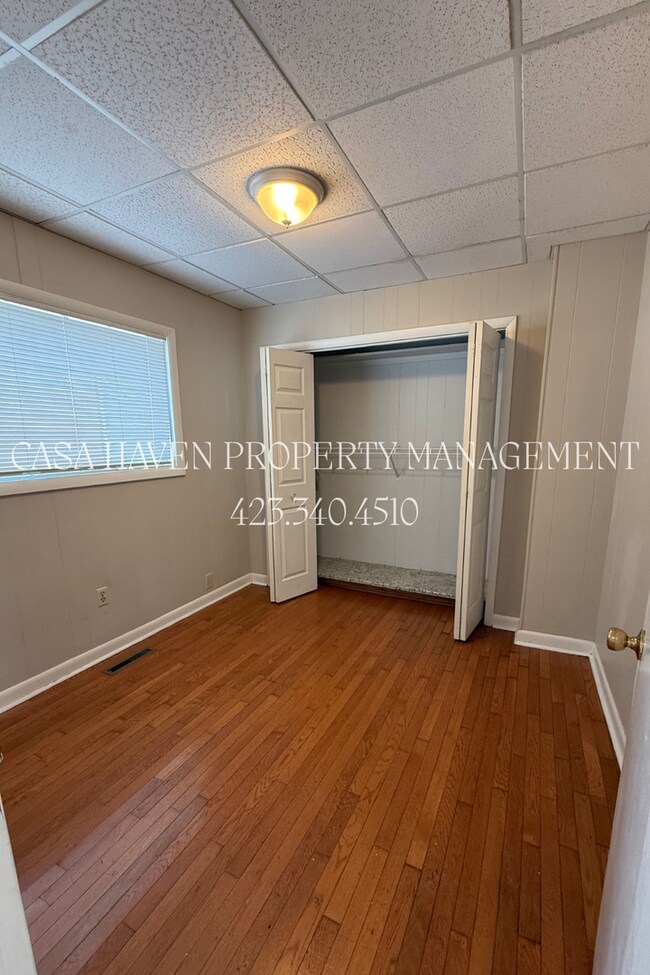 Building Photo - Johnson City, TN – 3 Bedroom Apartment with Utilities Included!