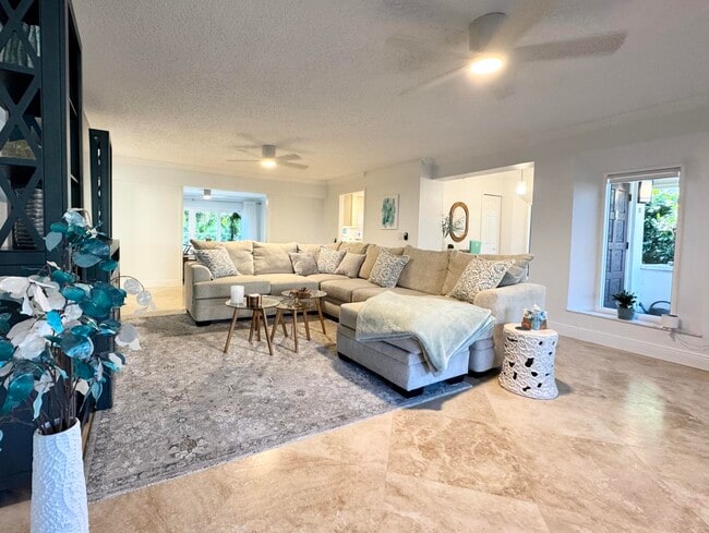 Building Photo - 4161 S US Hwy 1