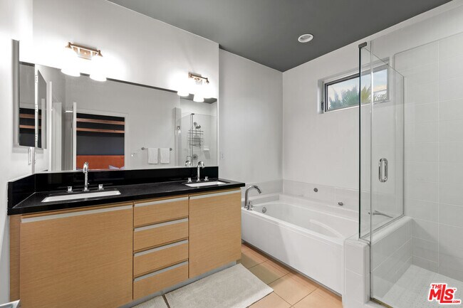 Building Photo - 310 Washington Blvd