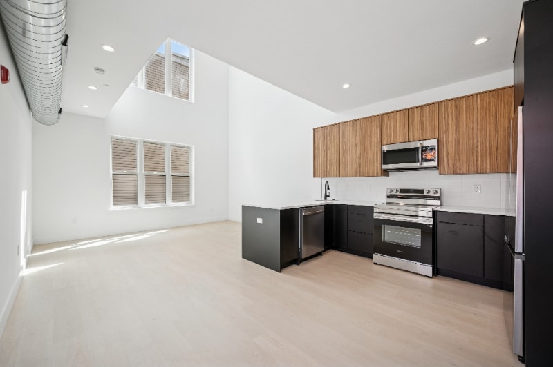 Building Photo - 1651 N 6th St