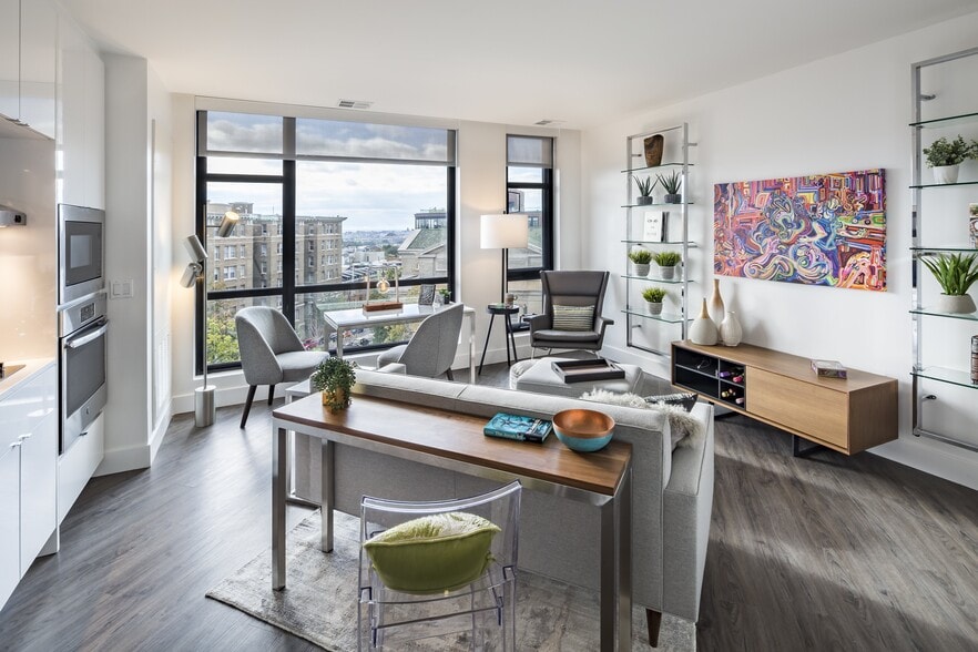 Building Photo - AdMo Heights