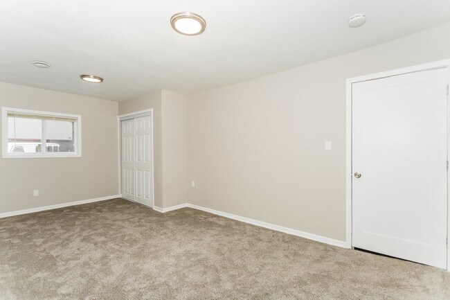 Building Photo - 13341 Herbert Ave