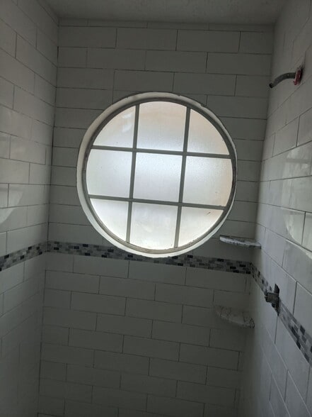 Building Photo - 2488 Sweetwater Club Cir