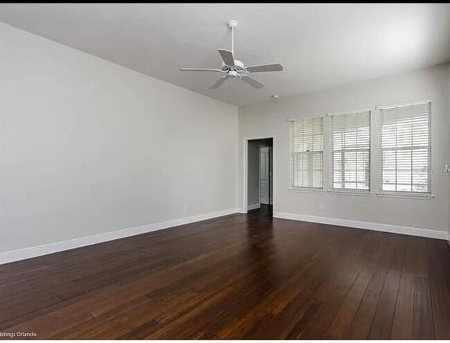 Building Photo - 205 Redbud St