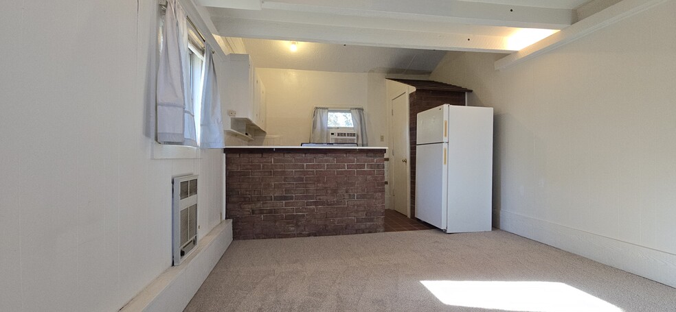 Building Photo - 511 N 4th St