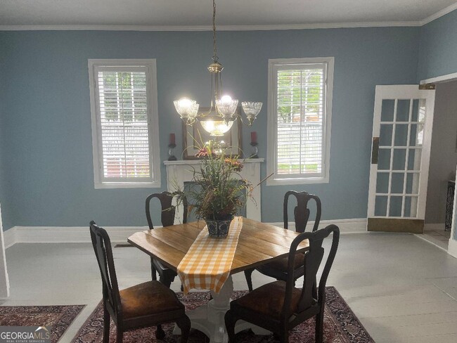 Building Photo - 568 S Talbotton St