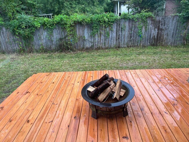 Building Photo - Updated 4 Bedroom Home in Navarre