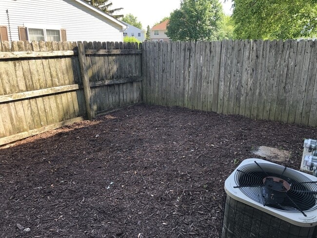 Building Photo - 140 Central Ave