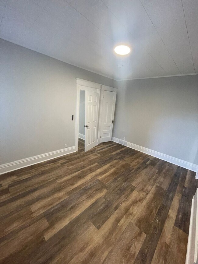 Building Photo - Charming 1BR near the public market