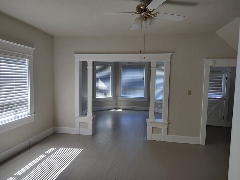 Building Photo - 417 3rd St