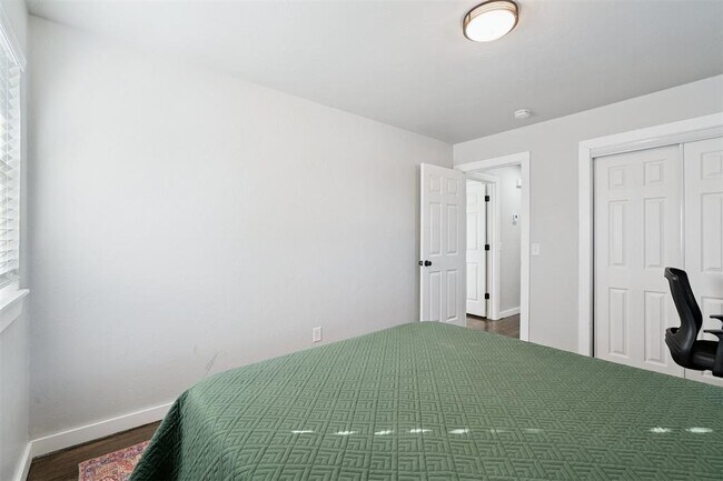 Building Photo - 4104 NW 59th St