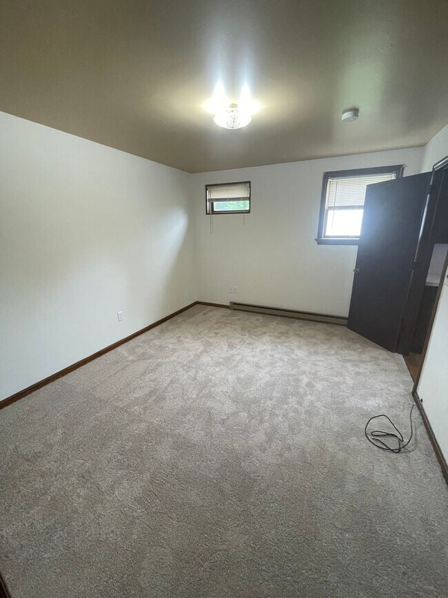 Building Photo - 550 S Hanover St