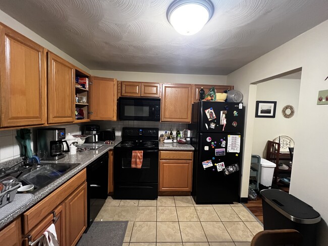 Building Photo - 740 Central St