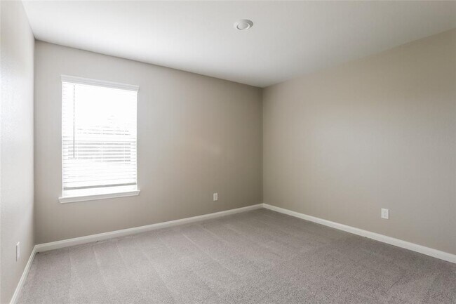 Building Photo - 25229 Dickens Dr