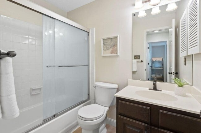 Building Photo - 5011 Sharon Rd