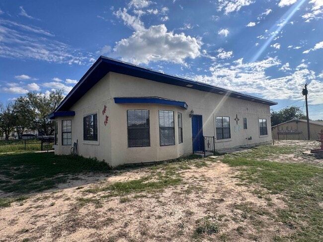Primary Photo - 1108 Avenue S