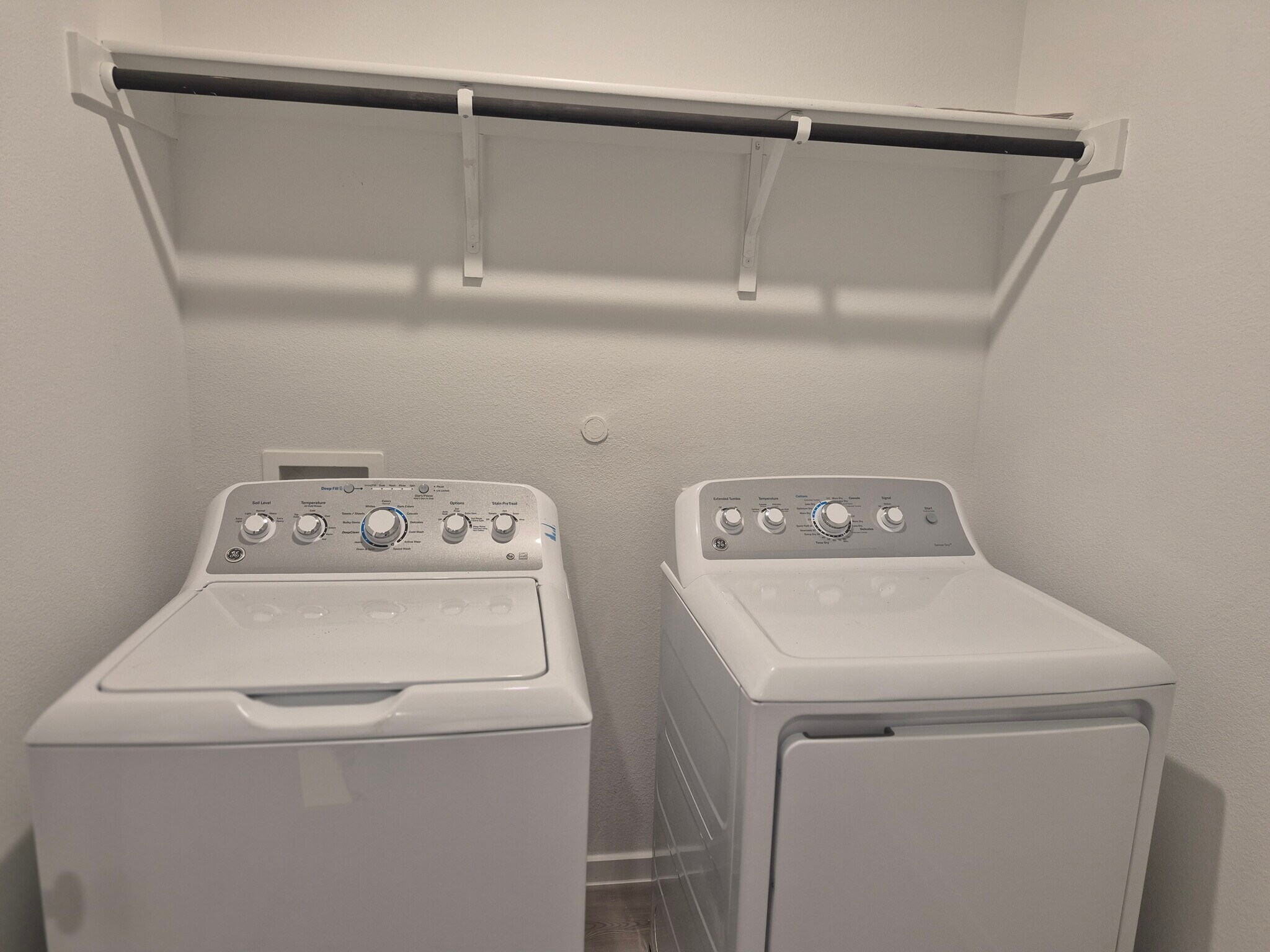 Washer & Dryer - 7908 Clements St