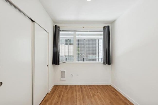 Building Photo - 1 bedroom in Seattle WA 98102