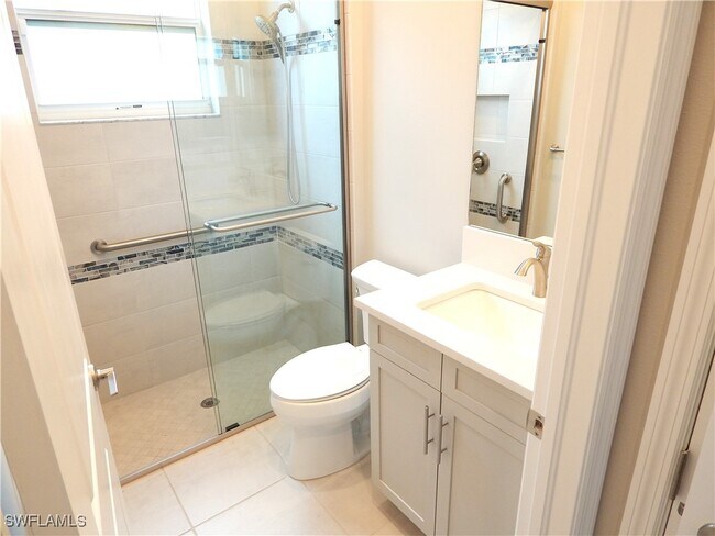 Building Photo - 11331 Jacaranda Dr