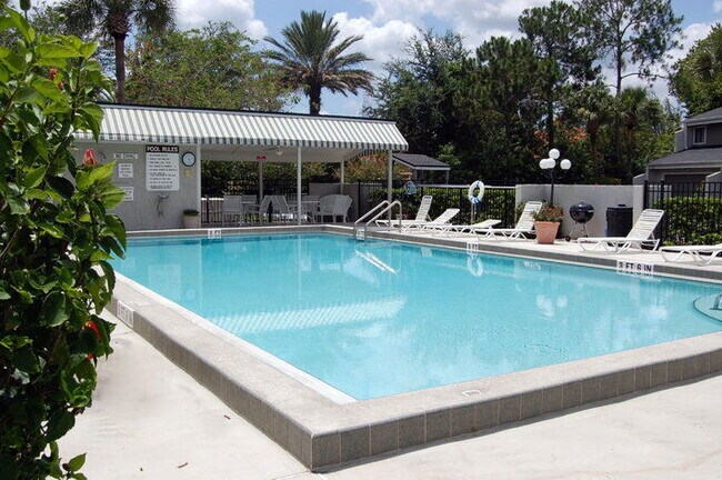 Building Photo - Vineland Road, Orlando, FL 32811 - 2 BR 2.5 BA townhouse