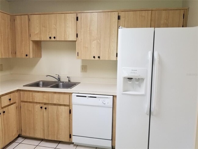 Building Photo - 8202 Broward Pl