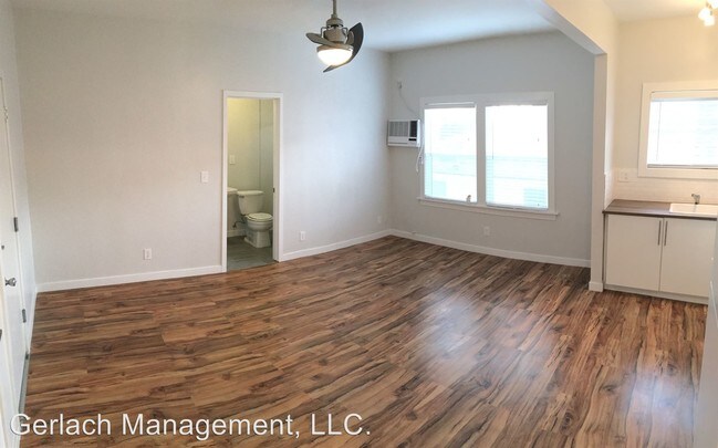 Building Photo - 4933 Echo St