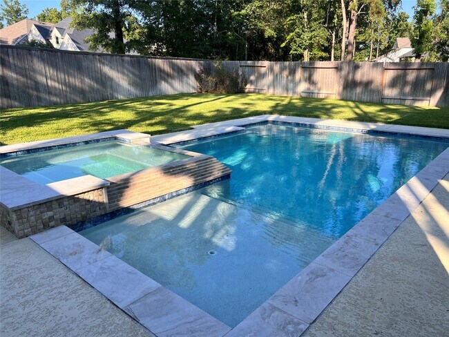 Building Photo - 176 Sweeping Valley Dr