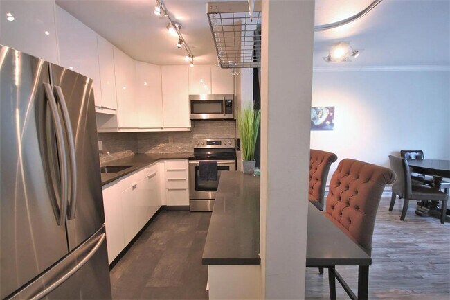 Building Photo - 650 Alamo Ct