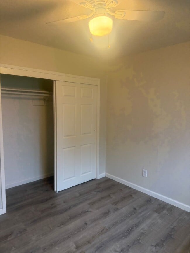 Building Photo - Great 3 bedroom 2 bath home some utilities included