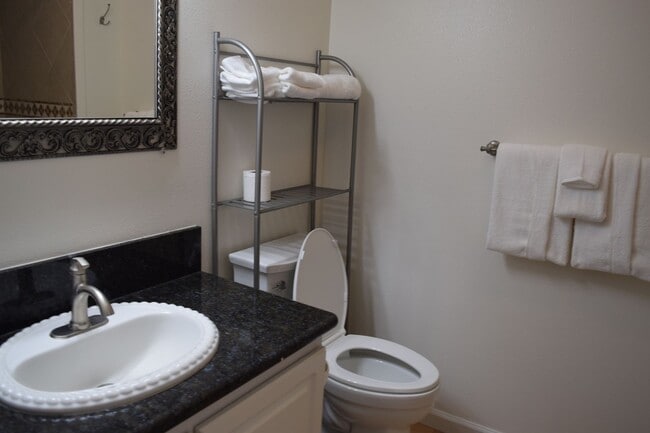 Building Photo - Kihei Shores F208 2 bd. 2 ba. furnished unit. Available June 15th or July 1st