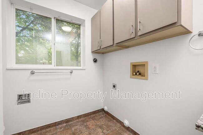 Building Photo - 762 N 1060 W