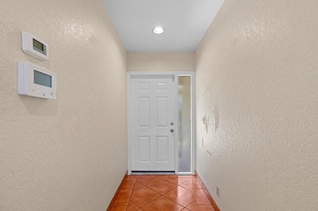 Building Photo - 9264 Ketay Cir